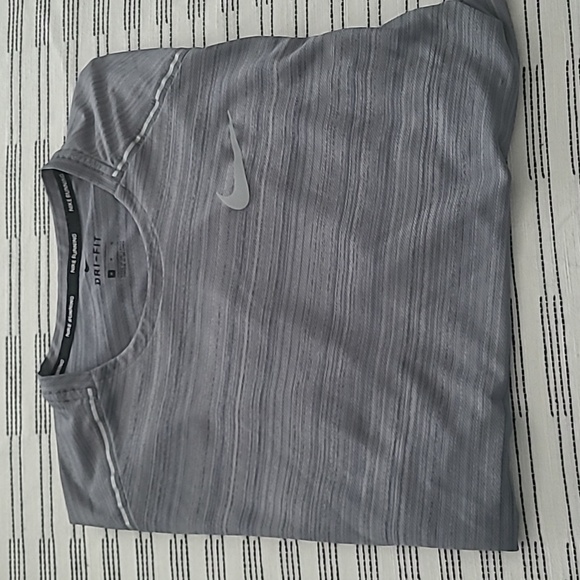 Nike Dri Fit T-shirt 👕 - Picture 13 of 13